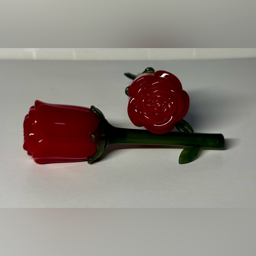 Rose shaped lip gloss